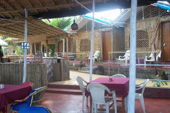 Sea View Resort Morjim Exterior foto