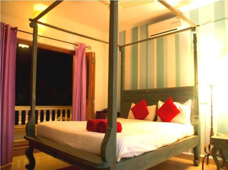Sea View Resort Morjim Exterior foto
