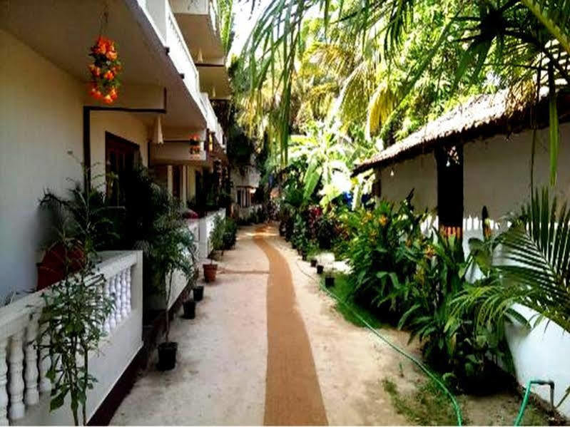 Sea View Resort Morjim Exterior foto