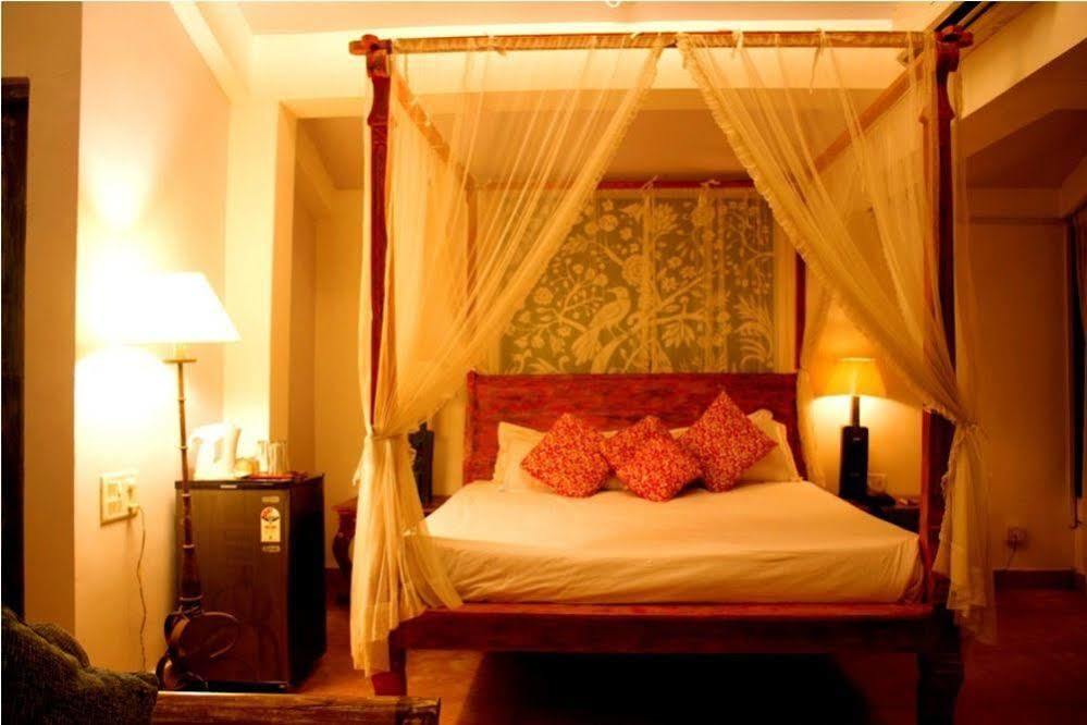 Sea View Resort Morjim Exterior foto